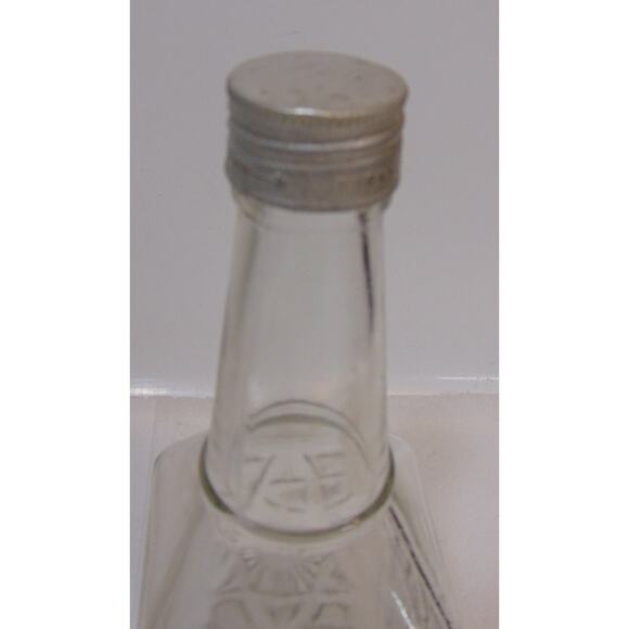 Manischewitz Vintage Wine Bottle Decanter Made By Vintage Maker Monarch Co NY 9" - Picture 3 of 6